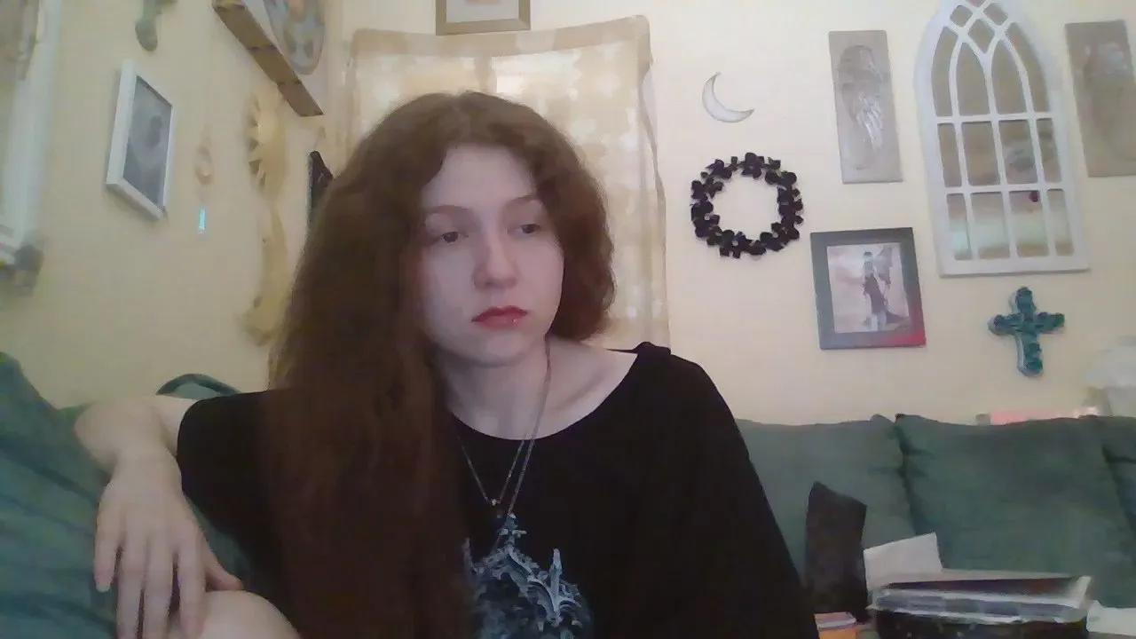 QueenCrimson on Cam4 