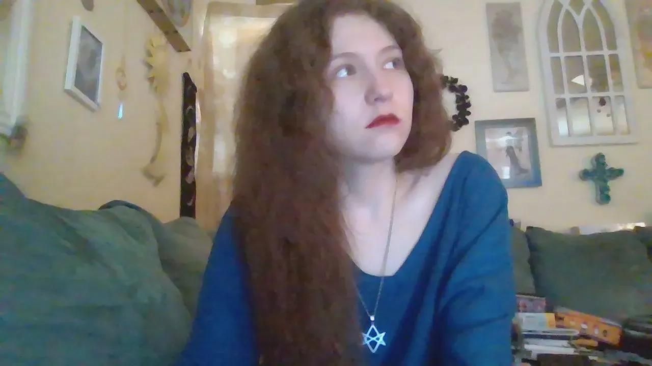 QueenCrimson on Cam4 