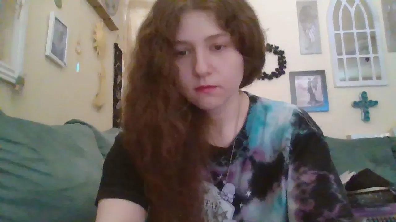 QueenCrimson on Cam4 