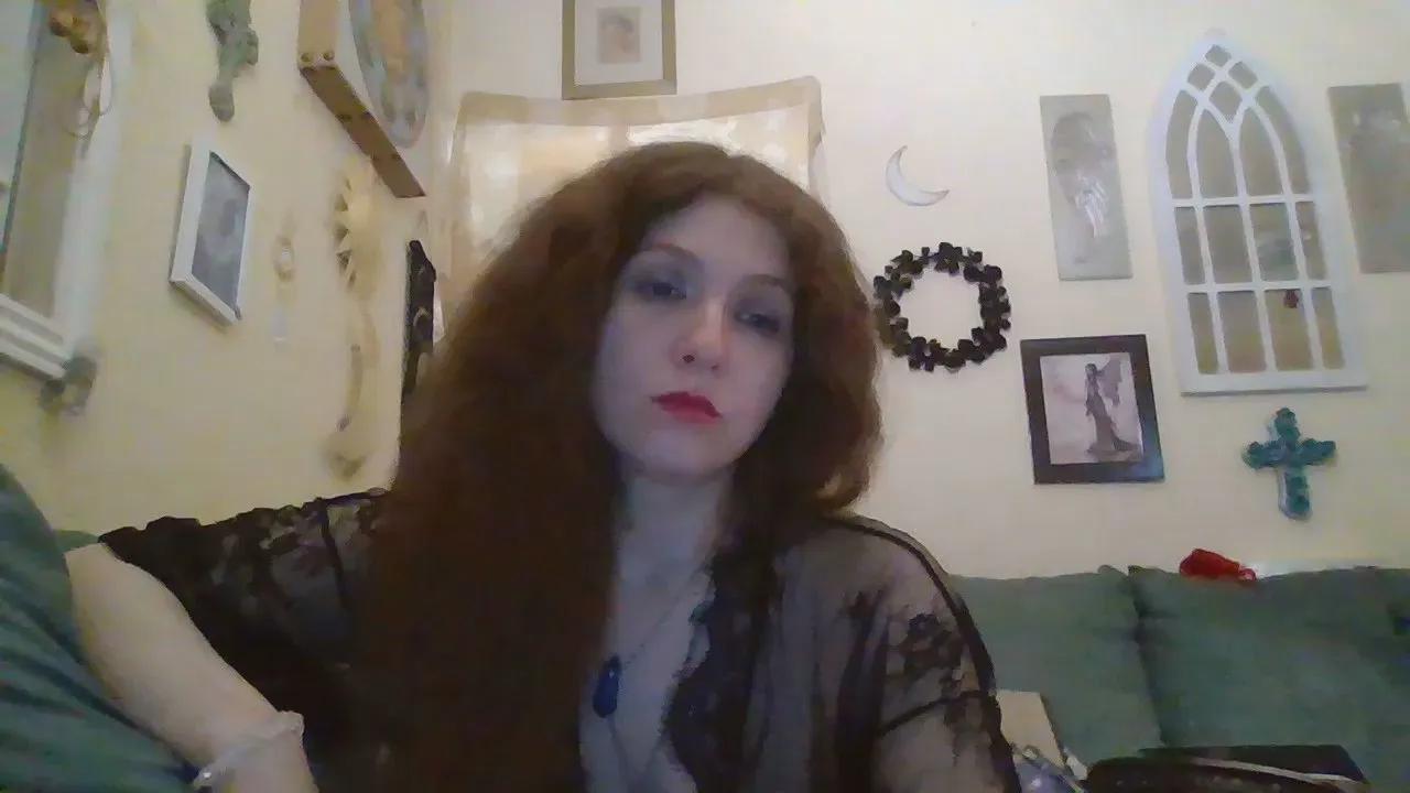 QueenCrimson on Cam4 