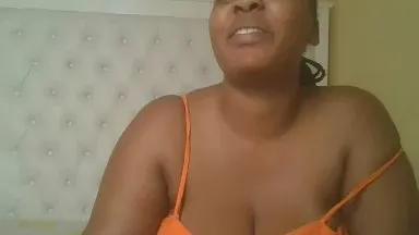 Queenlily25 on Cam4 