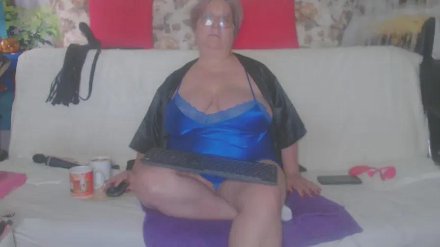 QueenPammy on Cam4 