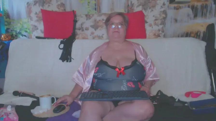 QueenPammy on Cam4 