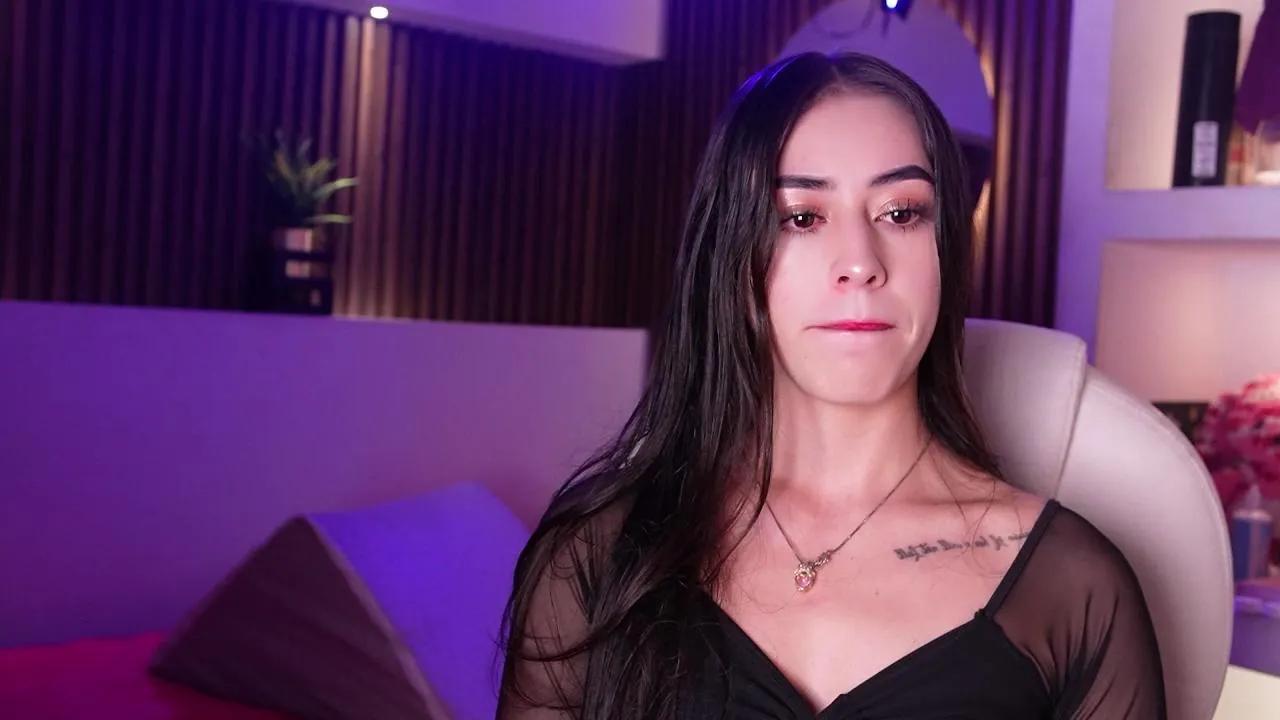 Saracollins1 on Cam4 