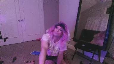 SissyTrixiee on Cam4 