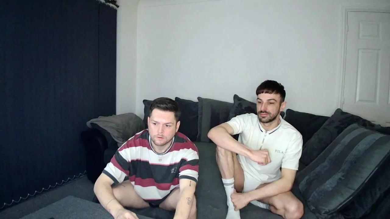 TwoTwinkHusband on Cam4 