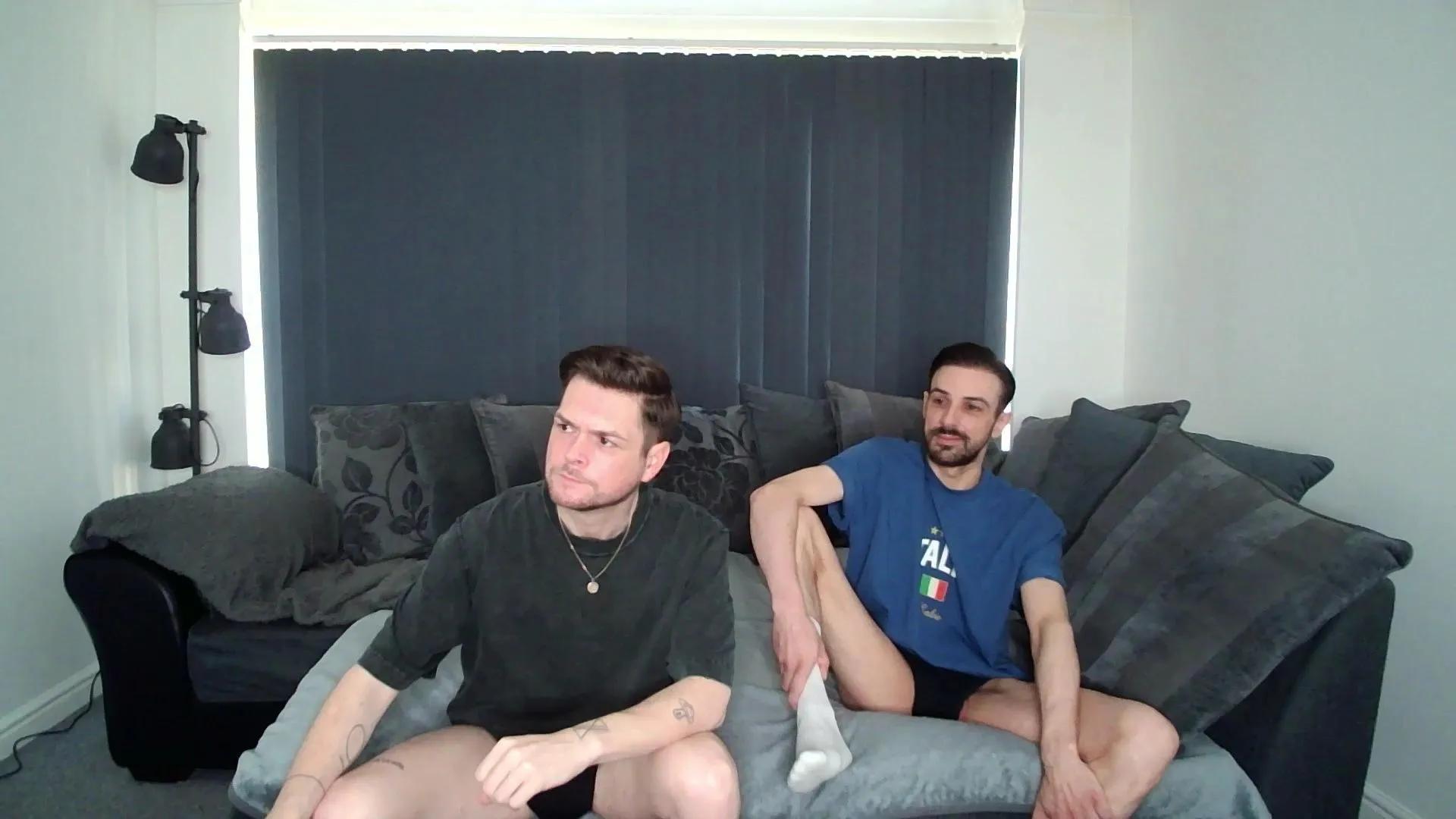 TwoTwinkHusband on Cam4 