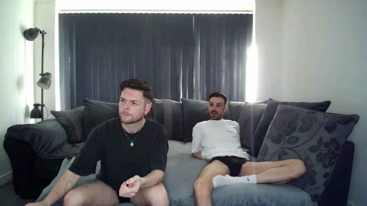 TwoTwinkHusband on Cam4 