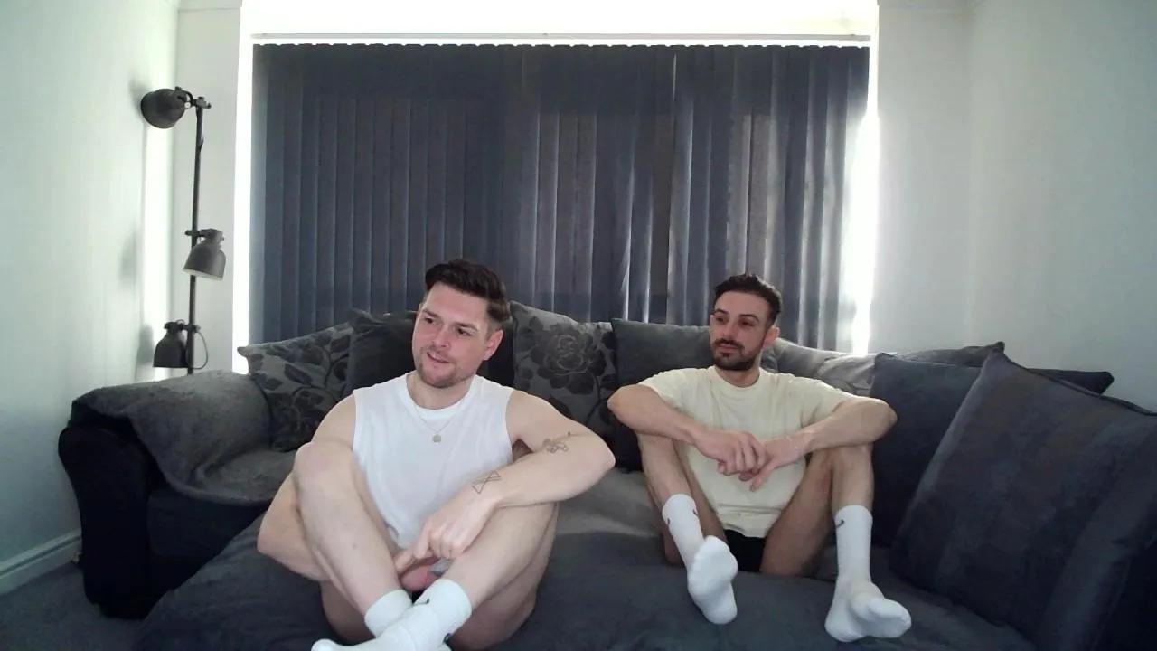 TwoTwinkHusband on Cam4 