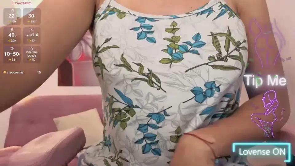 VittoriaLmbrdi on Cam4 