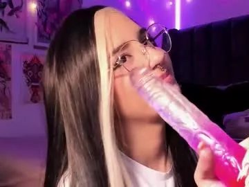 alicewoodville on Chaturbate