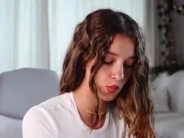 little_poetry on Chaturbate