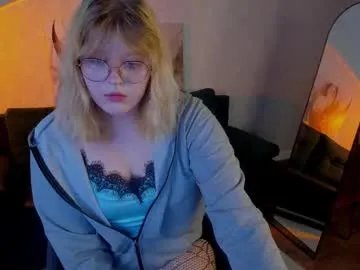 luna_c0ra — Get up and spin around [10 tokens left] Hi, my name is Coraline, it's my first day here #new #teen #18 #cute #pantyhose
