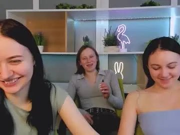 mira_vibe — GOAL: show your butt in panties [759 tokens remaining] Welcome to my room! #feet #cute #shy #c2c #natural #lesbianshow