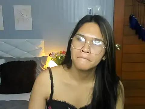 AlianaBlair on StripChat 