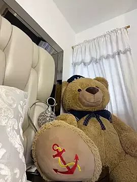 ALISSON_FOXXX1 on StripChat