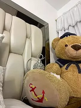 ALISSON_FOXXX1 on StripChat