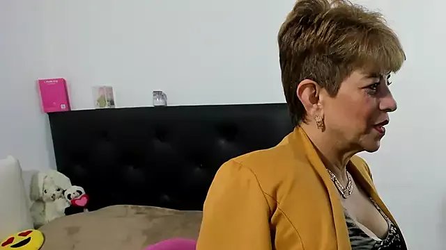 Angelina_Stone_65 on StripChat