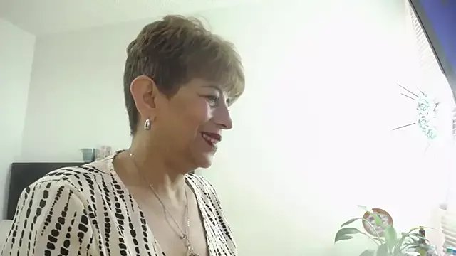 Angelina_Stone_65 on StripChat