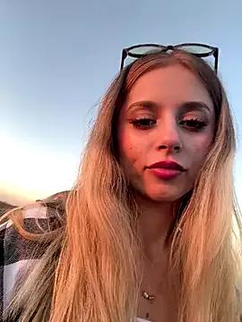 BabyAnais on StripChat