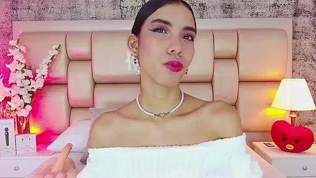 BellaHarper1 on StripChat 