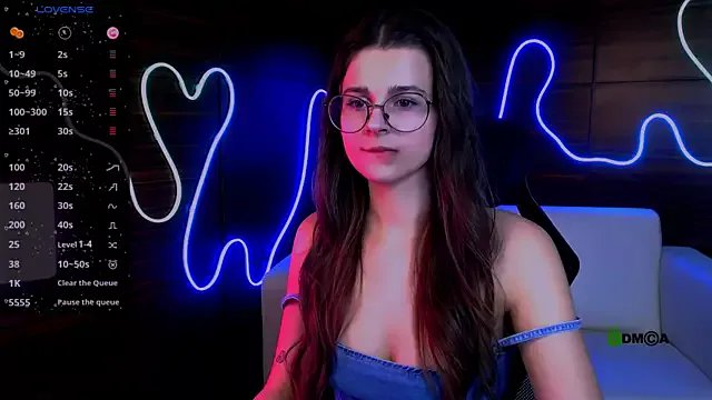 berry_alma on StripChat