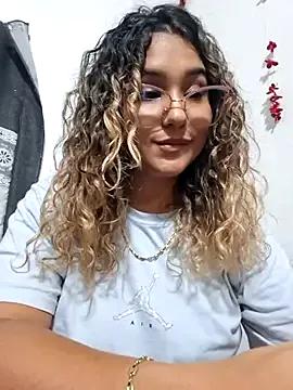 BrendaGirs on StripChat