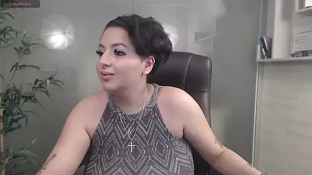 BustyAllyy on StripChat