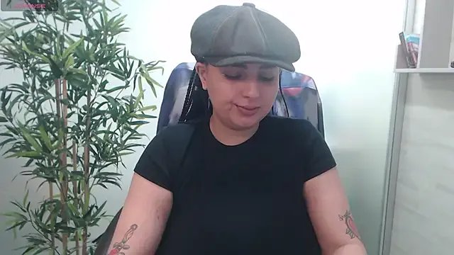 BustyAllyy on StripChat