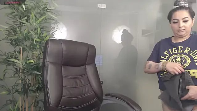 BustyAllyy on StripChat