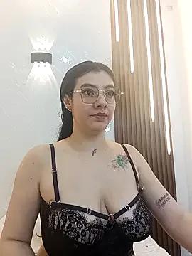 CarolinaMejia on StripChat