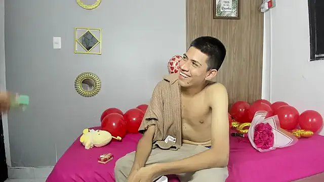 couple_hotfox — FUCK PUSSY VERY CLOSE TO CAM X 5 MIN