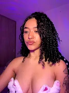 Crystal_Dluna on StripChat