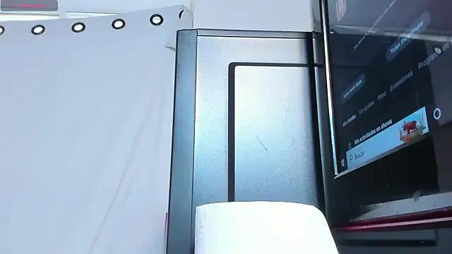 crystall06 on StripChat