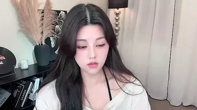 Cure-uuuuuuuu on StripChat