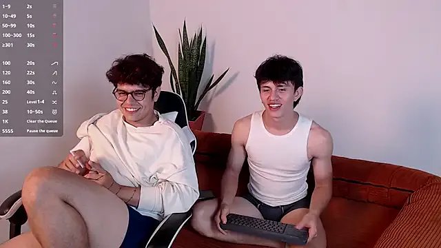 DarrenColleen — show feet's