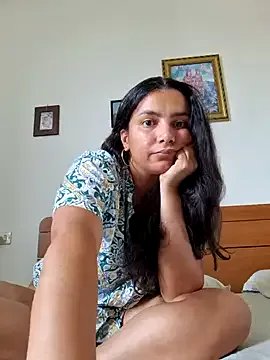 DenisseTits — toppless + play nipples