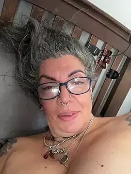 dieseldame1313 on StripChat