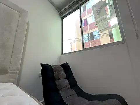DollMagguie on StripChat 