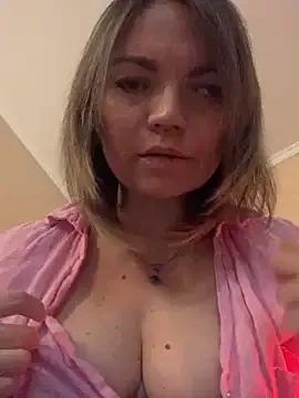 Ella_Pearlie on StripChat 