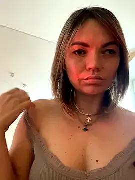 Ella_Pearlie on StripChat 
