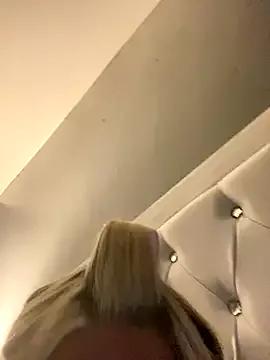 EllieMaeBaby on StripChat 