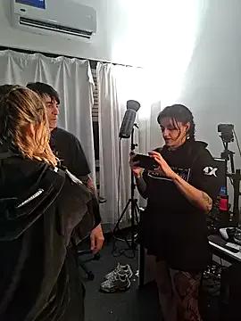 Elnonoykeila77 on StripChat