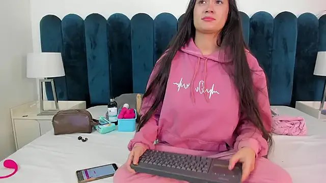 EmilyHanks_ on StripChat