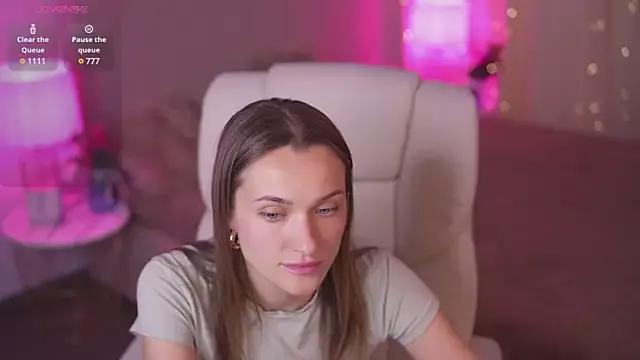 EmmySkyy on StripChat 