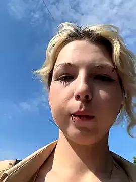 EveLittleSinner on StripChat 