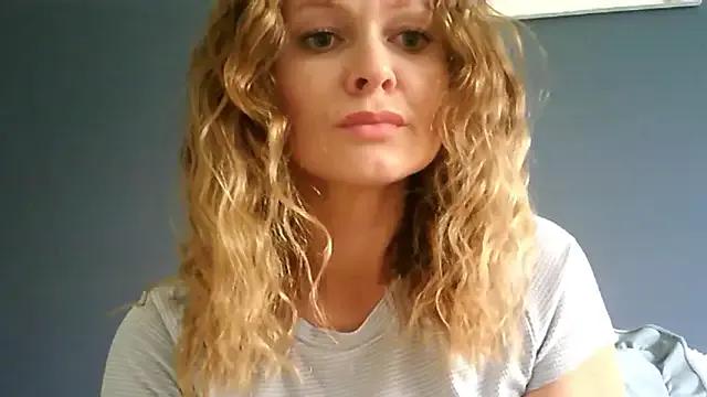 Ginger-bb on StripChat 