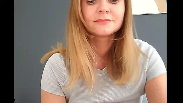 Ginger-bb on StripChat
