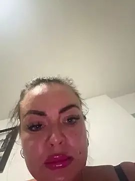 HotLivv69 on StripChat