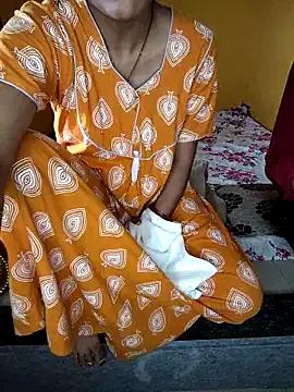 Innocent-pilla on StripChat 